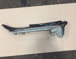 Планка крепления крыла для Audi Q7 (4L)  2005 - 2009  запчасти бу