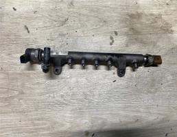 Рампа топливная в сборе для Skoda Superb 2008-2015  запчасти бу