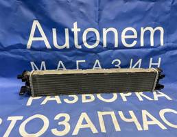 Радиатор дополнительный  для Audi A6 (C7 4G)2011-2014  запчасти бу