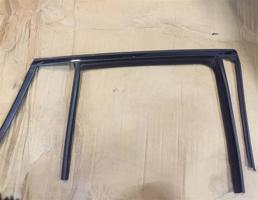 уплотнитель стекла двери задний правый для Mercedes-Benz W292 C292 GLE Coupe 2015-2019  запчасти бу