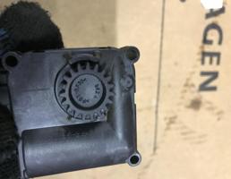 Мотор заслонки печки для Audi Q7 (4L)  2005 - 2009  запчасти бу