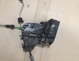 Замок двери задней левой для Mercedes-Benz W205 C-classe 2014-2018  запчасти бу