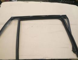 уплотнитель стекла двери задний правый для Mercedes-Benz W253 X253 GLC 2015-2019  запчасти бу