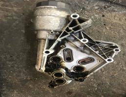 Кронштейн масляного фильтра для Volkswagen Touareg 7L 2002-2006  запчасти бу