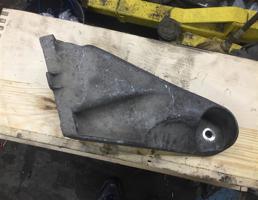 Кронштейн опоры двигателя для Volkswagen Touareg 7L 2002-2006  запчасти бу