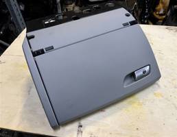 Бардачок для Audi A6 (C7 4G)2011-2014  запчасти бу