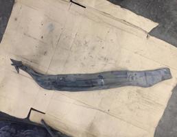 пыльник переднего крыла для Audi Q7 (4L)  2005 - 2009  запчасти бу