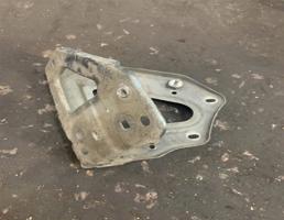 Кронштейн крепления крыла для Audi A6 (C6 4F) Allroad quattro 2005-2012  запчасти бу