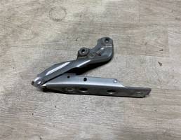 Петля капота левая для Audi A6 (C7 4G)2011-2014  запчасти бу