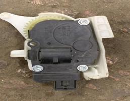 Мотор заслонки печки для Audi A4 (B8) 2007-2012  запчасти бу