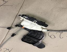 Замок двери задней левой для Mercedes-Benz W204 C-classe 2006-2011  запчасти бу