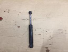 Амортизатор капота для Audi A6 (C7 4G)2011-2014  запчасти бу