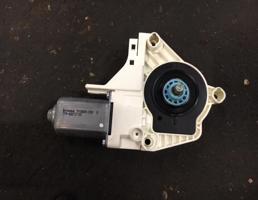 Мотор стеклоподъемника для Audi A4 (B8) 2007-2012  запчасти бу