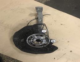 Кулак поворотный передний левый для Mercedes-Benz W253 X253 GLC 2015-2019  запчасти бу