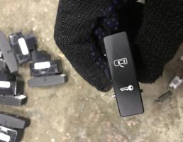 Кнопка центрального замка для Volkswagen Touareg 7L 2007-2010  запчасти бу