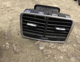 Дефлектор приточного воздуха для Audi A6 (C6 4F) 2005-2008  запчасти бу