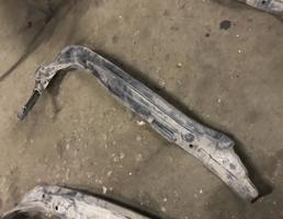 пыльник переднего крыла для Audi Q7 (4L)  2005 - 2009  запчасти бу