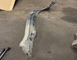 пыльник переднего крыла для Audi Q7 (4L)  2005 - 2009  запчасти бу