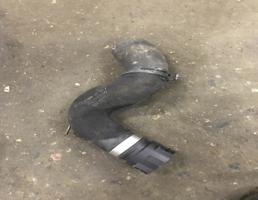 Патрубок для Audi Q5 (8R) 2009-2012  запчасти бу