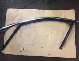 уплотнитель стекла двери передний левый для Mercedes-Benz W205 C-classe 2014-2018  запчасти бу