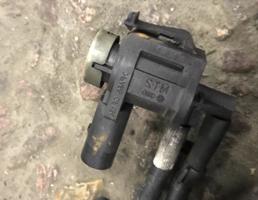 Клапан вакуумный для Volkswagen Golf V 2003-2009  запчасти бу