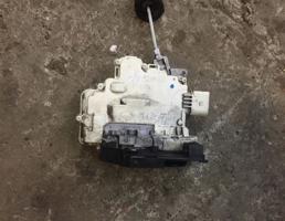 Замок двери задней правой для Audi Q7 (4L)  2005 - 2009  запчасти бу