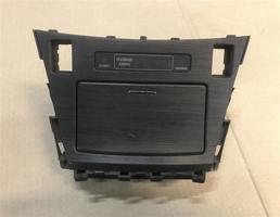 Пепельница передняя для Toyota Avensis III 2009>  запчасти бу