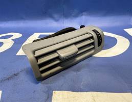 Дефлектор приточного воздуха для Audi A6 (C7 4G)2011-2014  запчасти бу