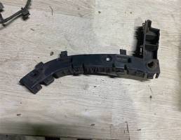 Кронштейн заднего бампера правый для Land Rover Freelander 2 2007>  запчасти бу