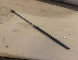 Амортизатор капота для Volkswagen Touareg 7L 2002-2006  запчасти бу