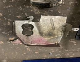 Экран тепловой для Volkswagen Passat (B6) 2005-2010  запчасти бу