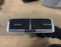 Дефлектор приточного воздуха для Audi A6 (C6 4F) 2005-2008  запчасти бу