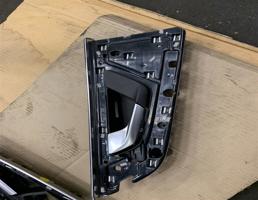 Ручка двери задней внутренняя левая для Audi Q8 2018-  запчасти бу