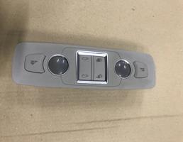 Плафон салонный для Audi Q7 (4L)  2005 - 2009  запчасти бу