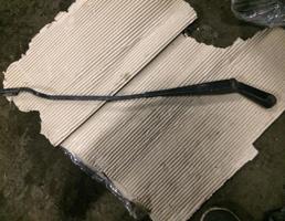 Поводок стеклоочистителя передний правый для Volkswagen Golf III/Vento 1991-1997  запчасти бу