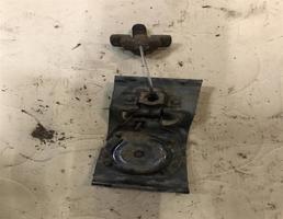 Крепление запасного колеса для Land Rover Range Rover Sport L320 2005-  запчасти бу