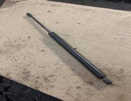 Амортизатор крышки багажника для Volkswagen Sharan 2000-2006  запчасти бу