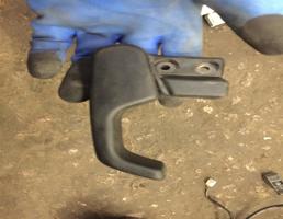 Ручка открывания капота для Volkswagen Passat (B3) 1988-1993  запчасти бу