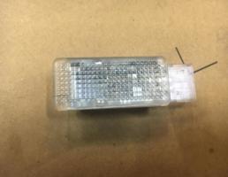 Плафон салонный для Volkswagen Touareg 7L 2007-2010  запчасти бу