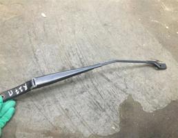 Поводок стеклоочистителя передний правый для Skoda Superb 2008-2015  запчасти бу