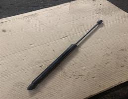 Амортизатор крышки багажника для Audi Q7 (4L)  2005 - 2009  запчасти бу