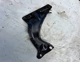 Кронштейн крепления крыла для Audi A6 (C7 4G)2011-2014  запчасти бу