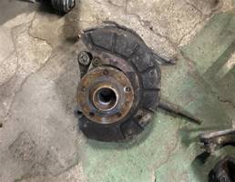 Кулак поворотный передний левый для Volkswagen Passat CC 2008-2012  запчасти бу