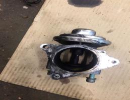 Клапан рециркуляции выхлопных газов для Volkswagen Golf V 2003-2009  запчасти бу