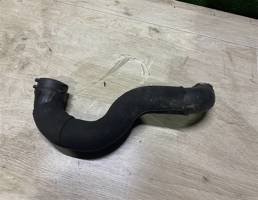 Патрубок интеркулера для Audi A4 (B8) 2007-2012  запчасти бу