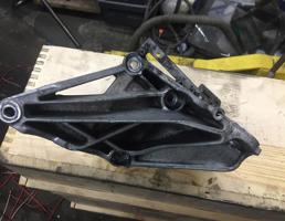 Опора двигателя левая для Volkswagen Touareg 7L 2002-2006  запчасти бу