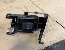 Кронштейн аккумулятора для Mercedes-Benz W204 C-classe 2011-2015 рестайлинг  запчасти бу