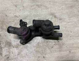 Корпус термостата для Volkswagen Golf VI 2009-2012  запчасти бу