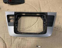 Декоративная рамка селектора передач для Volkswagen Passat (B6) 2005-2010  запчасти бу