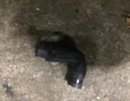 Патрубок системы охлаждения  для Audi Q7 (4L)  2005 - 2009  запчасти бу